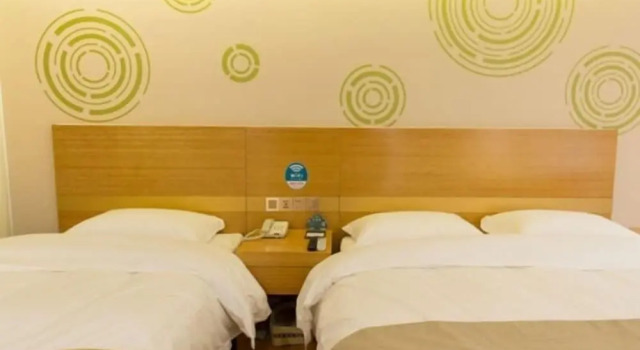 Семейный номер Standard GreenTree Inn Maanshan Hanshan District Jiuwu Square Hotel