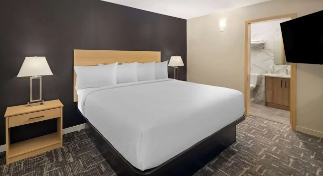 Полулюкс Baymont by Wyndham West Edmonton