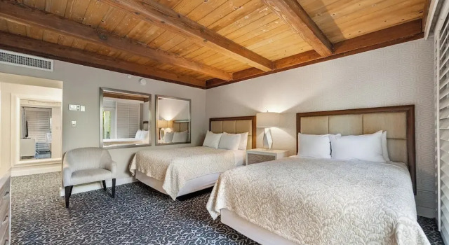 Четырёхместный номер Standard с видом на залив Humphreys Half Moon Inn