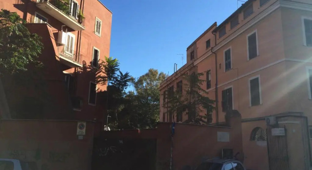 GuestArt Trastevere Station Room with AC, Забронировать Гостевой дом Отели Рима с парковкой, рядом с Больница Святого Камилло, Парковка