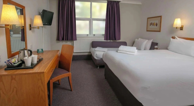 Четырёхместный номер Classic The Milestone Hotel, Peterborough (Cambridgeshire), Sure Collection by Best Western
