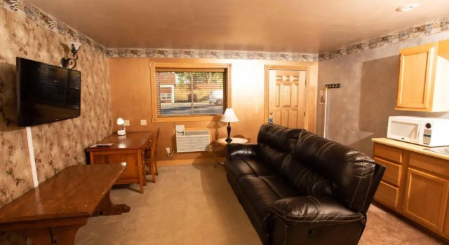 Люкс Blue Spruce Motel