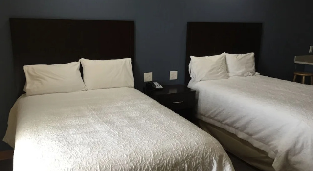 Четырёхместный номер Standard La Bonita Inn & Suites - Crane