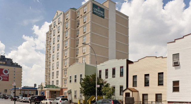Queens County Inn and Suites Long Island City