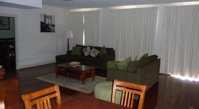 Апартаменты City Escape 3BD in Adelaides East End 6