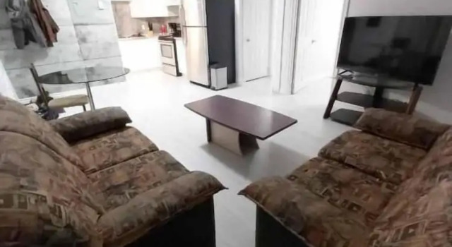 Le Cardinal, Rezervovat Hotel Hotely v Rouyn s parkováním, Parkování