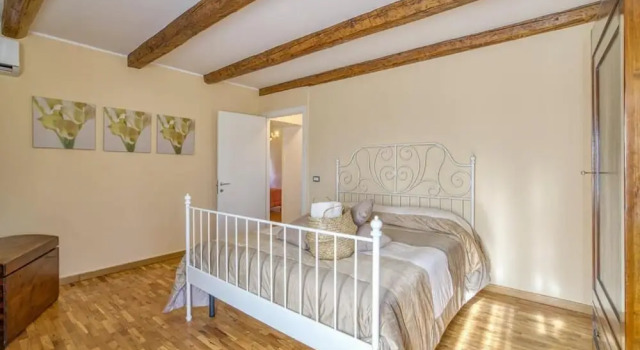 Villa Bentivoglio - Holiday Home With Swimming Pool, Book Villa Montelupone Marche