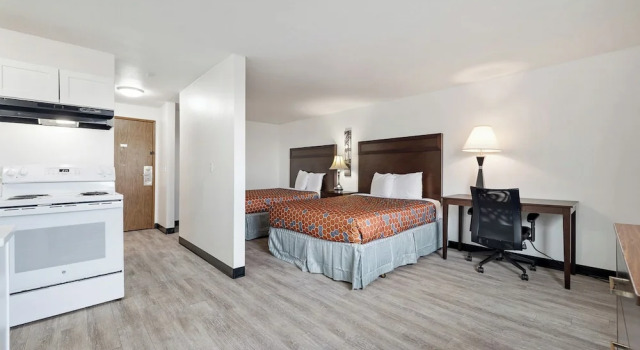 Четырёхместный люкс Deluxe Kennewick Inn & Suites Tri Cities