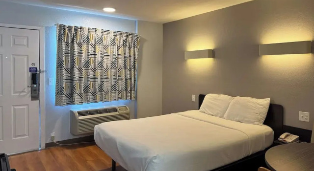 Люкс Standard Motel 6-Simi Valley, CA