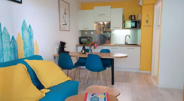 Апартаменты Pretty Apartment With a Terrace Near a Sandy Beach