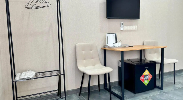 DOM Apt.53 (ДОМ Апт.53), Забронировать Гостевой дом Отели в центре Каменск-Шахтинского, в центре