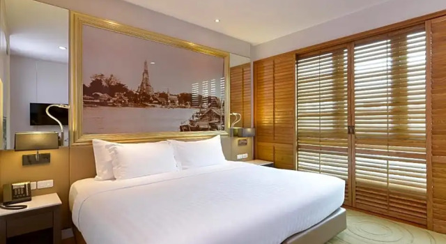 Люкс с 3 комнатами с балконом Grande Centre Point Ploenchit