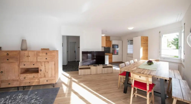 Agrimonia - 5,5-Zi Duplex Wohnung bis 9 Personen mit eigenem Garten, Book Hotel Davos Grisons