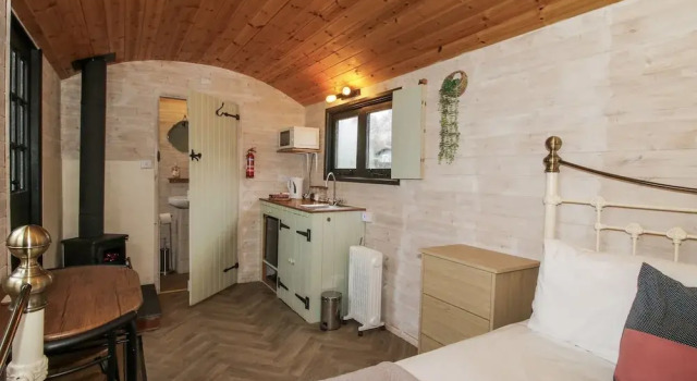 Aston - Shepherd Hut, Varaa Lomakoti Mökit kohteessa Merseyside, Mökki