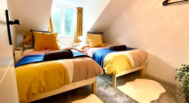 Апартаменты Beautiful Stylish 2 Bedroom Apartment! - 5 Minute Walk to the Best Beach! - Great Location - Parking - Netflix - Fast WiFi - Smart TV - Newly decorated - sleeps up to 6! Close to Bournemouth & Poole Town Centre & Sandbanks