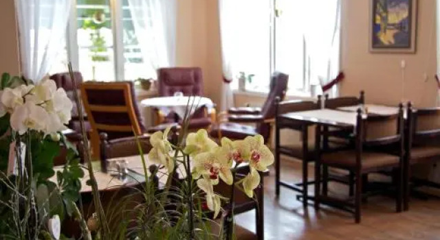 Alstergården Hotell, Забронировать Отель Blomstermåla лен Кальмар