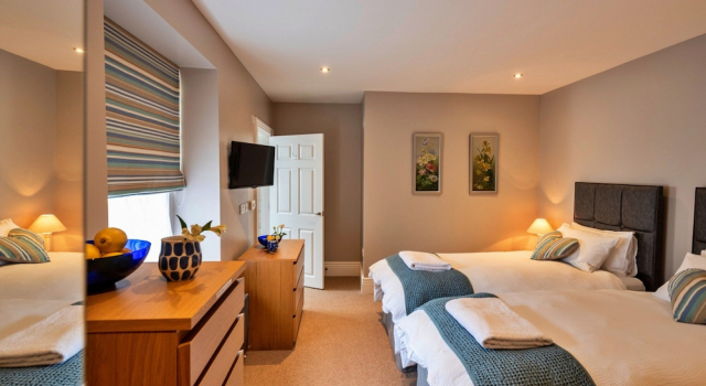 Elegant Duplex in Buxton's Historic Center, No Deposit, Book Lejlighed Lejligheder i Buxton, Lejlighed
