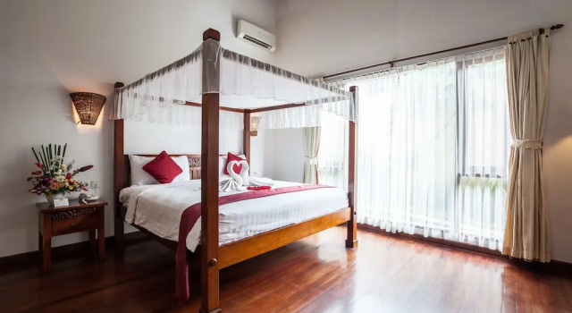 Вилла c 1 комнатой с балконом Putri Bali Seminyak Villa