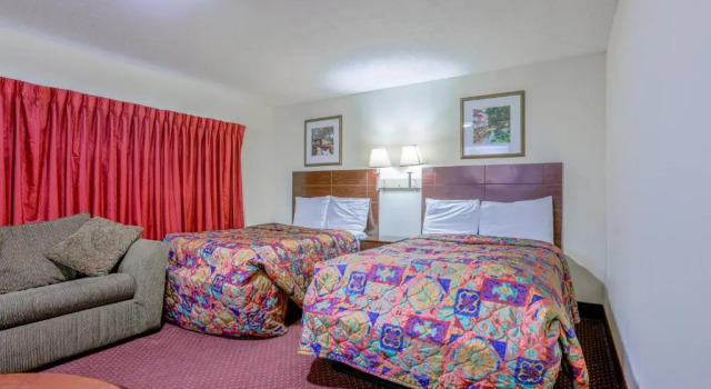 Номер Premium Whispering Pines by Hotel O White stone VA