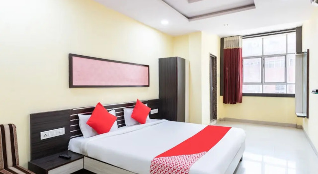 OYO 40153 Hotel Rajendra Palace