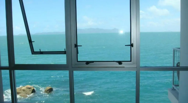 Апартаменты Best at Bright Point Absolute Waterfront 4 bedroom apartment
