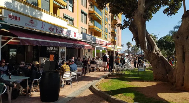 Апартаменты Impresionante Primera Línea De Playa, Bajondillo Beach