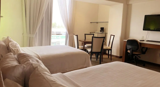 Четырёхместный номер Executive Bel Air Business Salamanca, Trademark by Wyndham