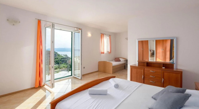 Stunning Home in Makarska With Outdoor Swimming Pool, Wifi and 3 Bedrooms