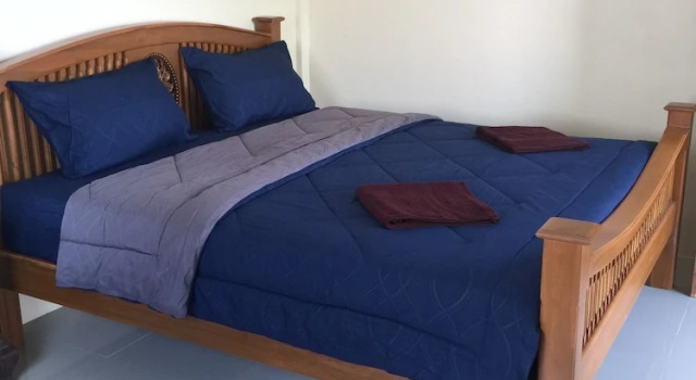 Krabi Town Sleeps 8 With Kitchen