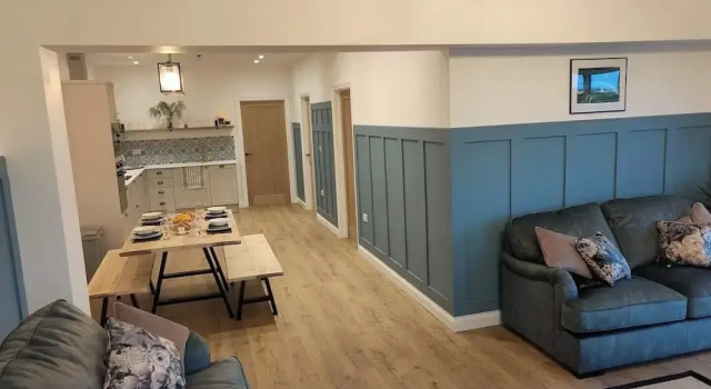 2-bed Coastal Cottage - Sleeps 4 - Pet Friendly, Prenota Casa vacanze Hotel a Dyfed con parcheggio, Parcheggio
