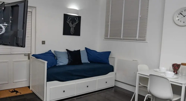 Kings Road Apartment 2