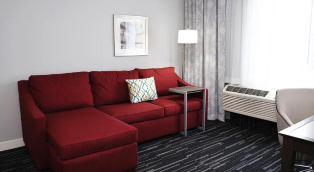 Четырёхместный люкс Hampton Inn & Suites Des Moines/Urbandale Ia