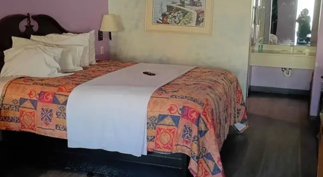 Номер Economy Nola Inn
