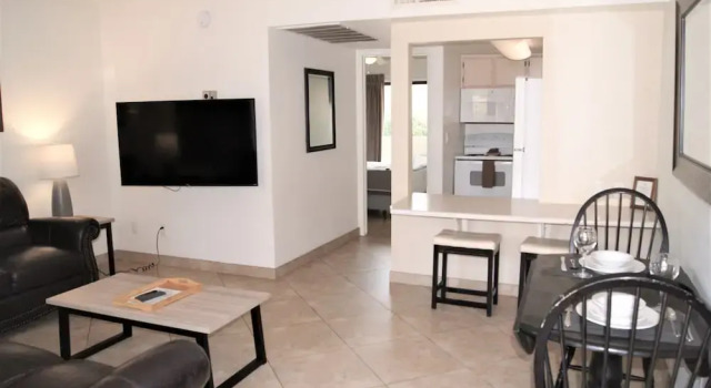 Апартаменты 142 Fully Furnished 1BR Suite-Pet Friendly! by RedAwning