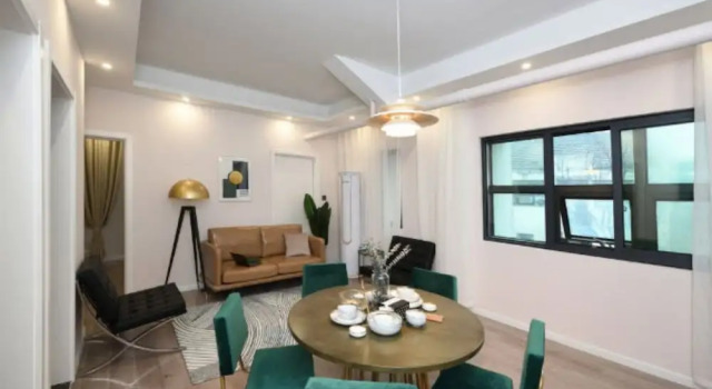 Old Beach Hongkong Style Apartment