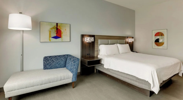 Двухместный люкс c 1 комнатой Holiday Inn Express & Suites Richmond by IHG