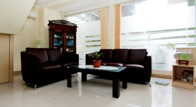 Masri Living by Daphna Management, Book Guesthouse Hotels in Yogyakarta Province with Breakfast, Breakfasts