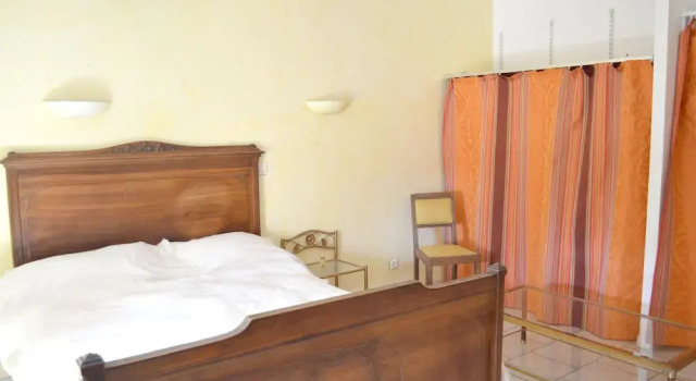 House With 7 Bedrooms in Monteux, With Pool Access, Enclosed Garden an, Prenota Hotel Hotel a Alvernia con parcheggio, Parcheggio