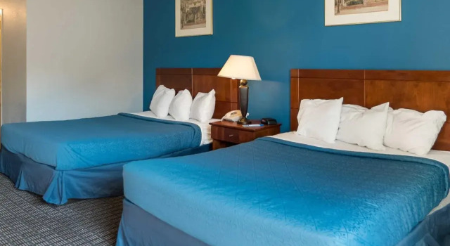 Quality Inn Greenfield, Брондау Қонақ үй Гринфилд Массачусетс
