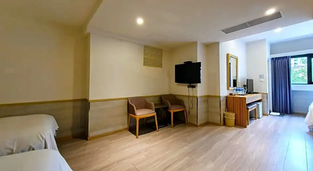 Standard Fünfer Zimmer Rainbow Hotel