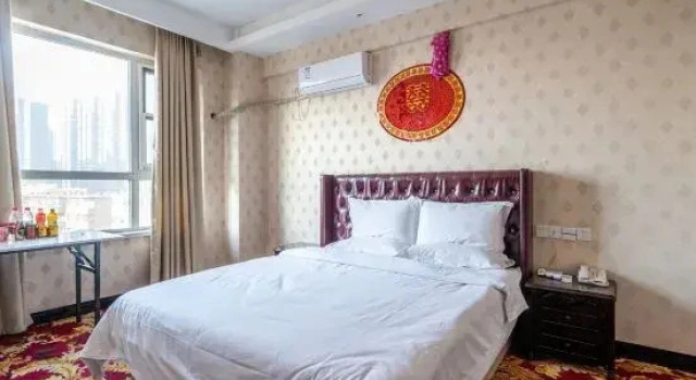 Люкс Deluxe Yijiangnan Huaerni Hotel