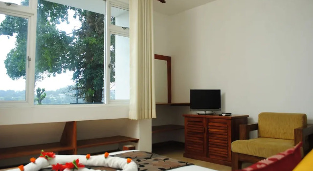 Двухместный номер Standard с балконом и с видом на озеро Hotel See Kandy