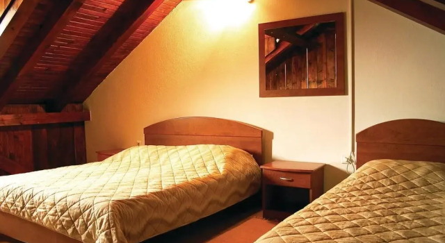 Awesome Home in Podstrana with Hot Tub, WiFi & 7 Bedrooms, Rezerwuj Hotel Hotele SPA w Split Region, SPA