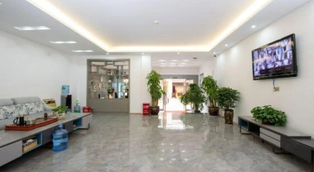 Kunming Haolong Business Hotel, Rezerwuj Hotel Hotele w Kunming z parkingiem, Parking