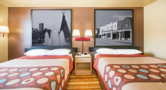 Четырёхместный номер Standard Super 8 by Wyndham Big Cabin/Vinita Area
