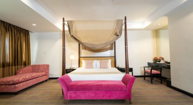 Люкс Royal LFisher Hotel Bacolod