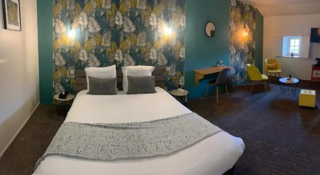 Номер Standard Logis Hôtel Restaurant La Châtellenie