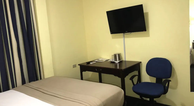 Номер Standard Airport Inn