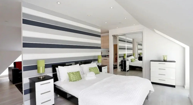 Amazing Aberdeen Home Close to the City Centre, Забронировать Отель Отели Абердина с парковкой, рядом с St Mary's Cathedral, Парковка