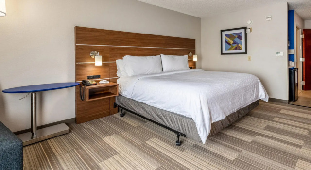Номер Standard Holiday Inn Express Hotel and Suites Statesville by IHG